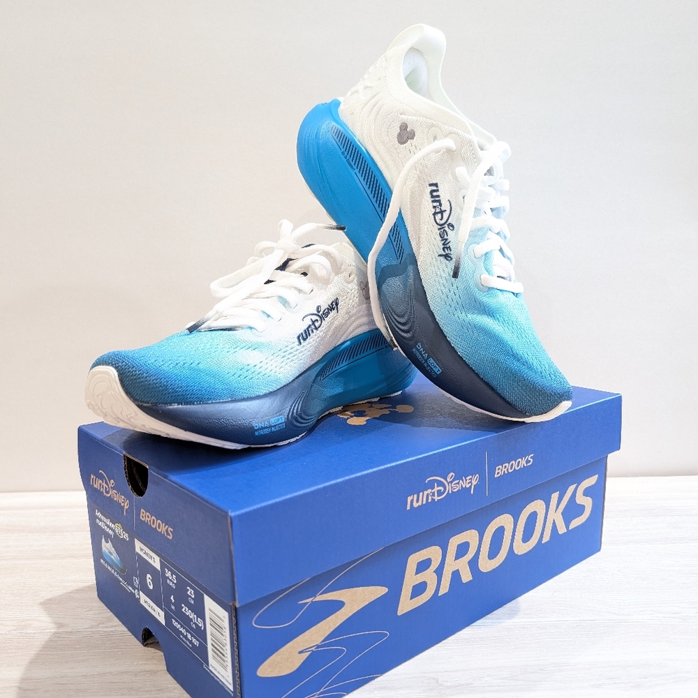 NEW Brooks RunDisney Blue White Adrenaline GTS25 Running Shoes Sneakers Sz 6